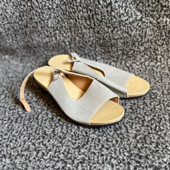 Sandals 👡 ladies size 42 NWOT - Picture 2 of 10